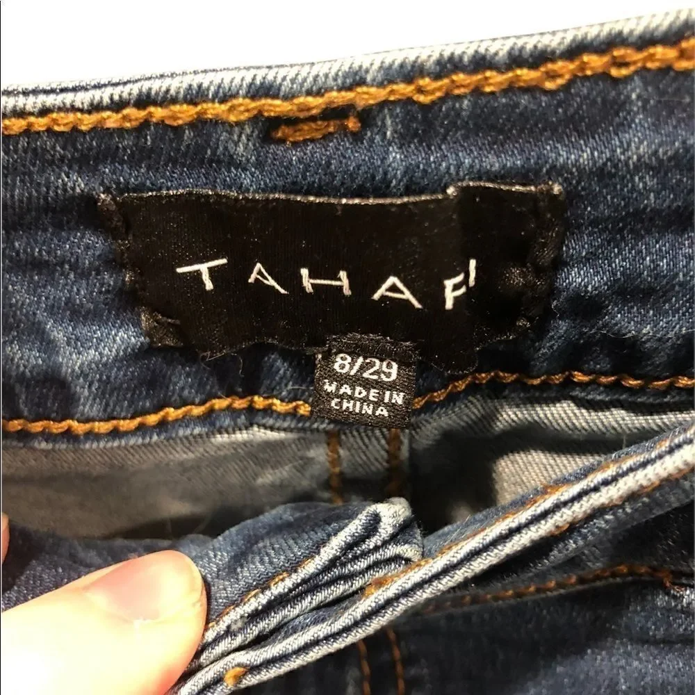Tahari Medium Wash “Kelly” Skinny Jeans‎